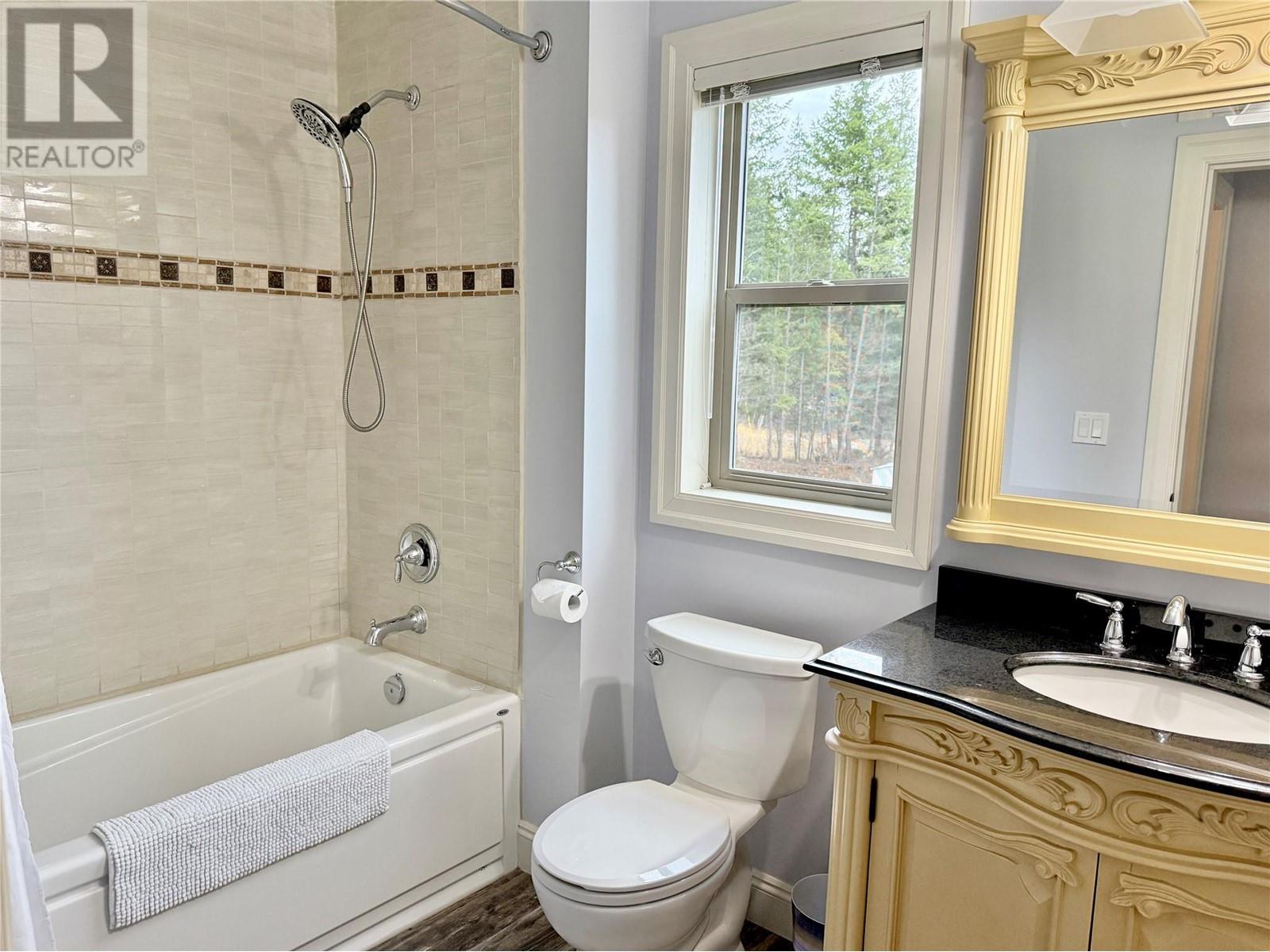 565 Clearwater Valley Road, Clearwater, British Columbia  V0E 1N1 - Photo 19 - 10328619