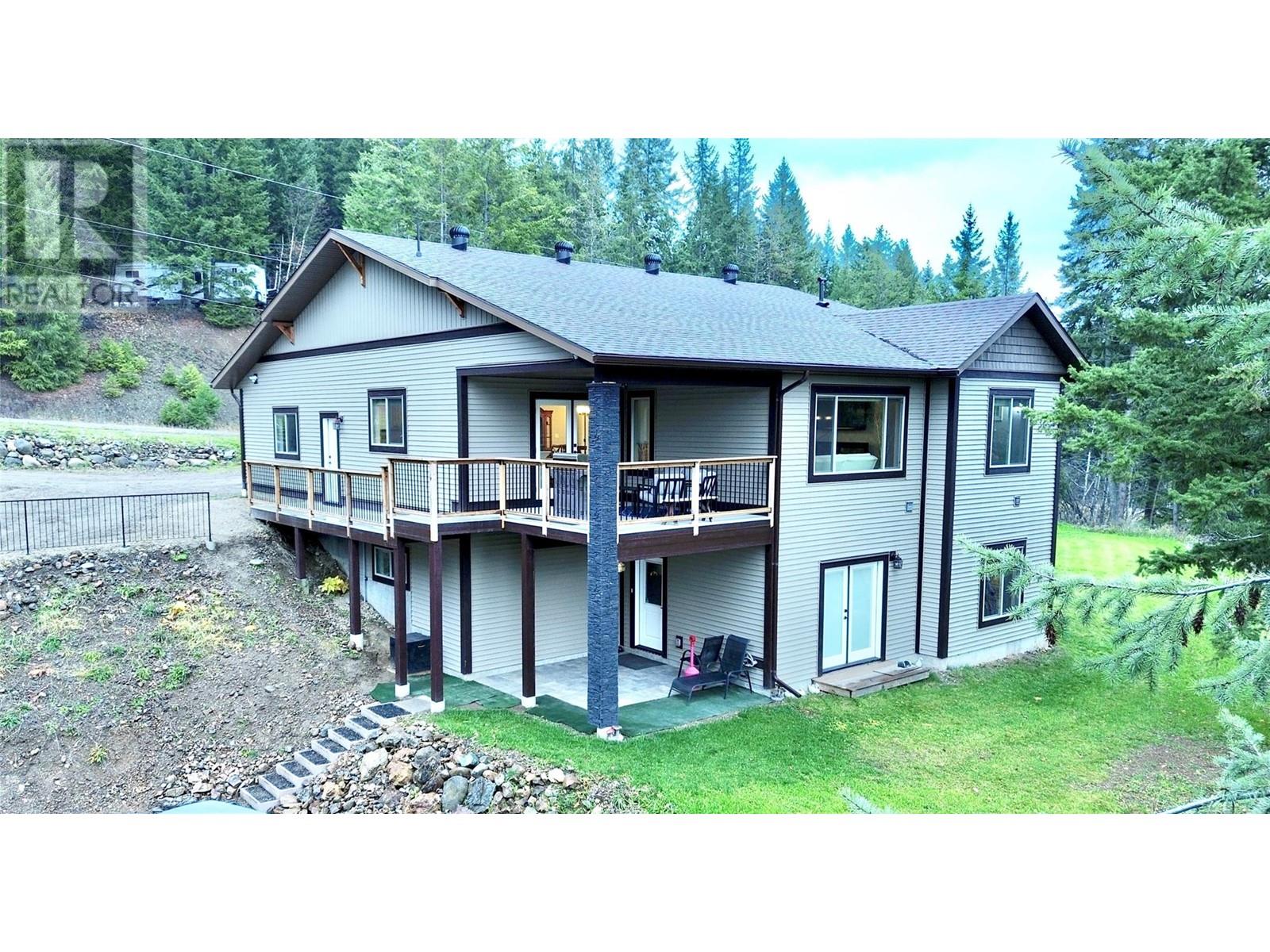 565 Clearwater Valley Road, Clearwater, British Columbia  V0E 1N1 - Photo 2 - 10328619