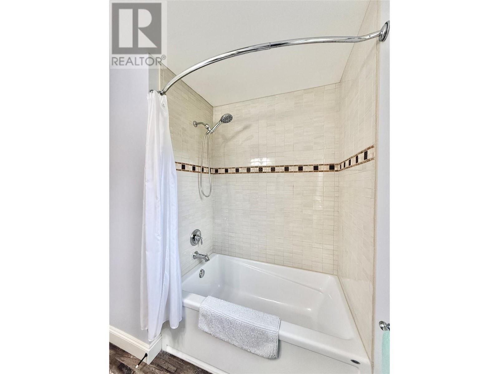 565 Clearwater Valley Road, Clearwater, British Columbia  V0E 1N1 - Photo 24 - 10328619