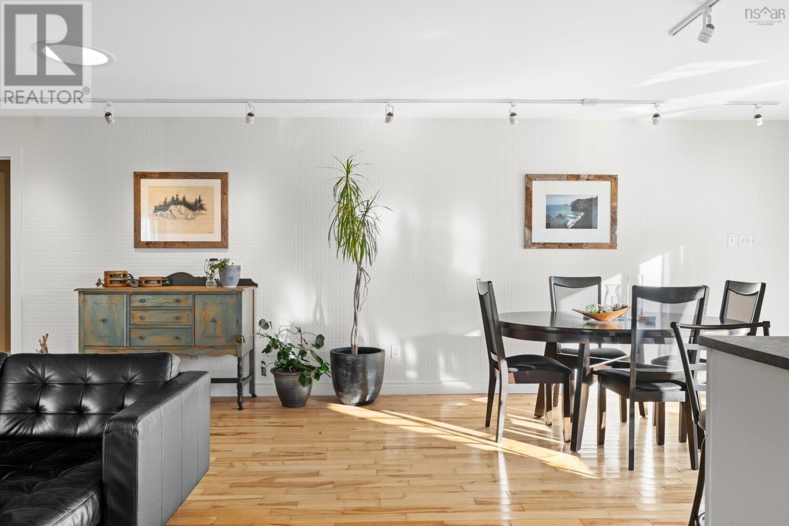 735 Terence Bay Road, Terence Bay, Nova Scotia  B3T 1X2 - Photo 20 - 202426738