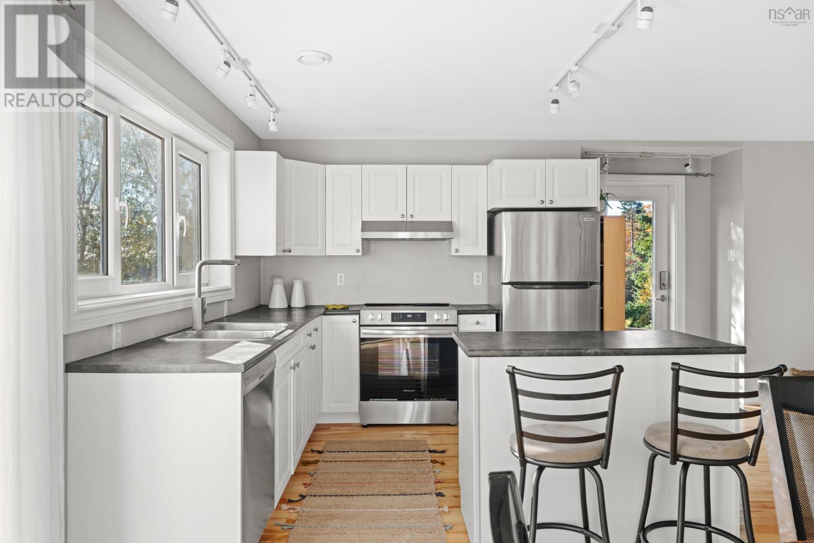 735 Terence Bay Road, Terence Bay, Nova Scotia  B3T 1X2 - Photo 24 - 202426738