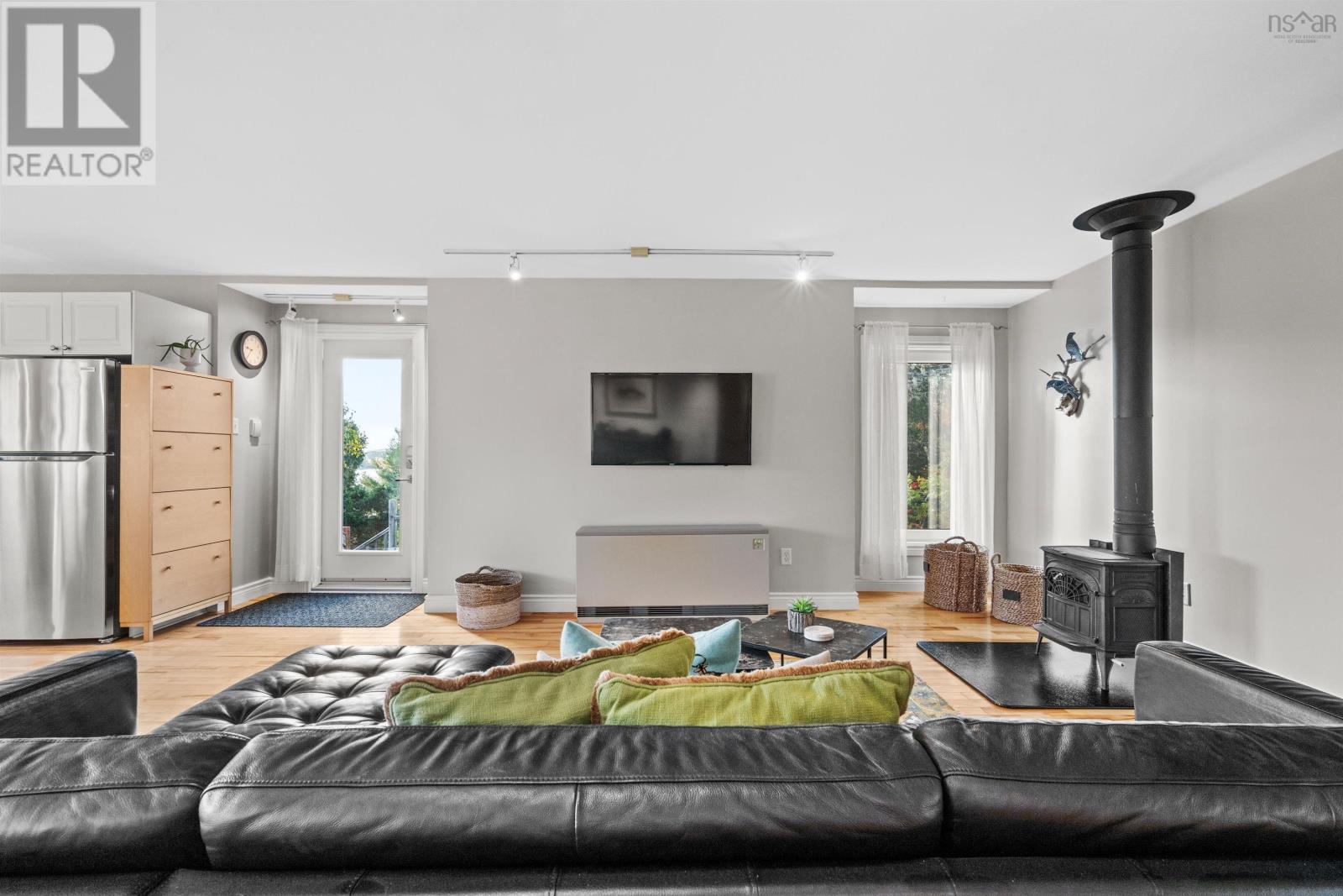 735 Terence Bay Road, Terence Bay, Nova Scotia  B3T 1X2 - Photo 33 - 202426738