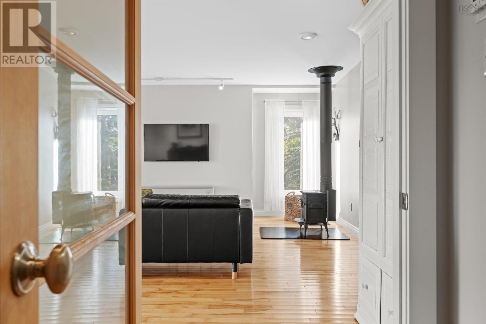 735 Terence Bay Road, Terence Bay, Nova Scotia  B3T 1X2 - Photo 40 - 202426738