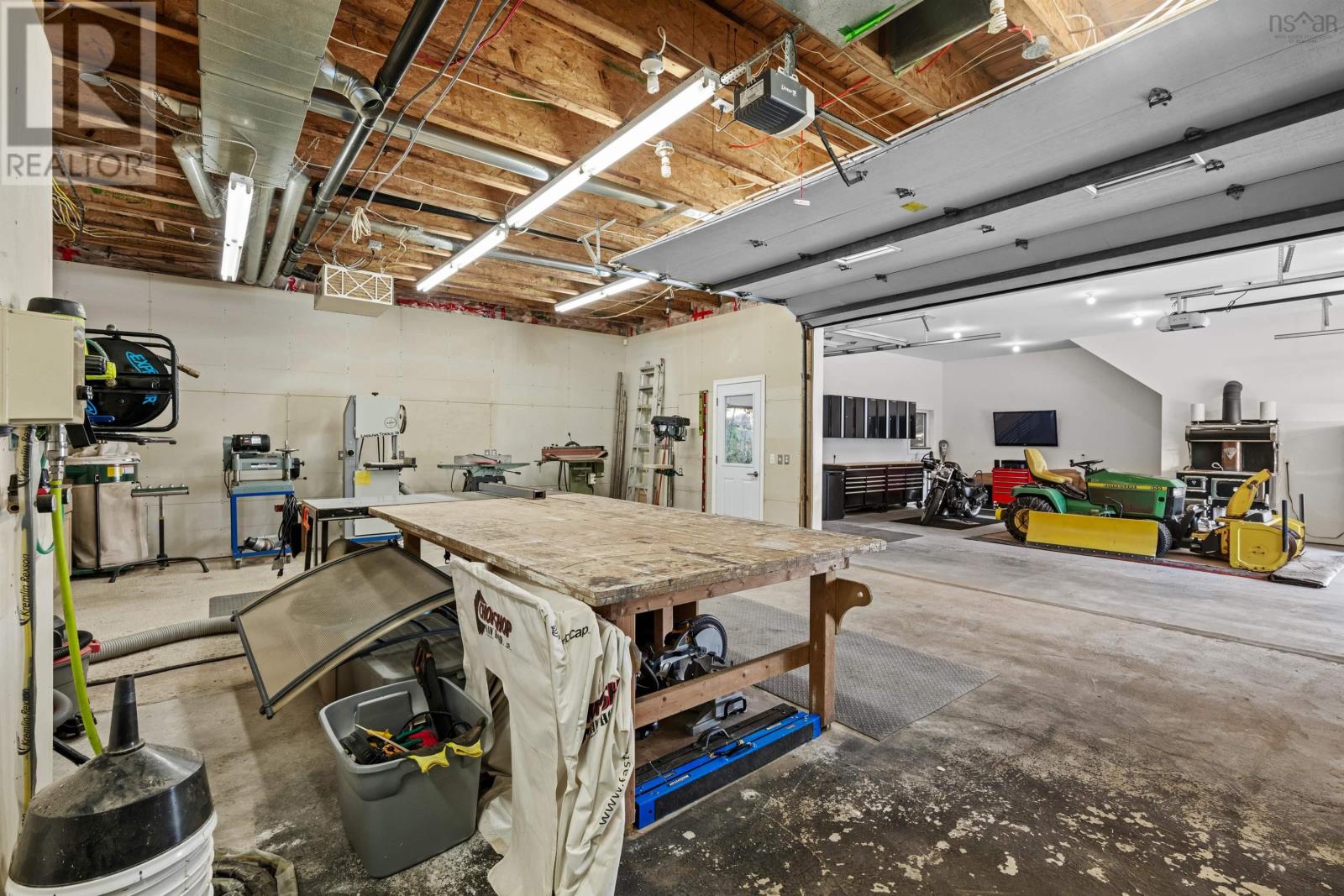 735 Terence Bay Road, Terence Bay, Nova Scotia  B3T 1X2 - Photo 9 - 202426738