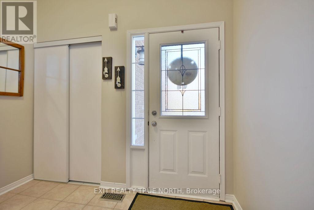 1321 Vincent Crescent, Innisfil, Ontario  L9S 1Z8 - Photo 4 - N10426746