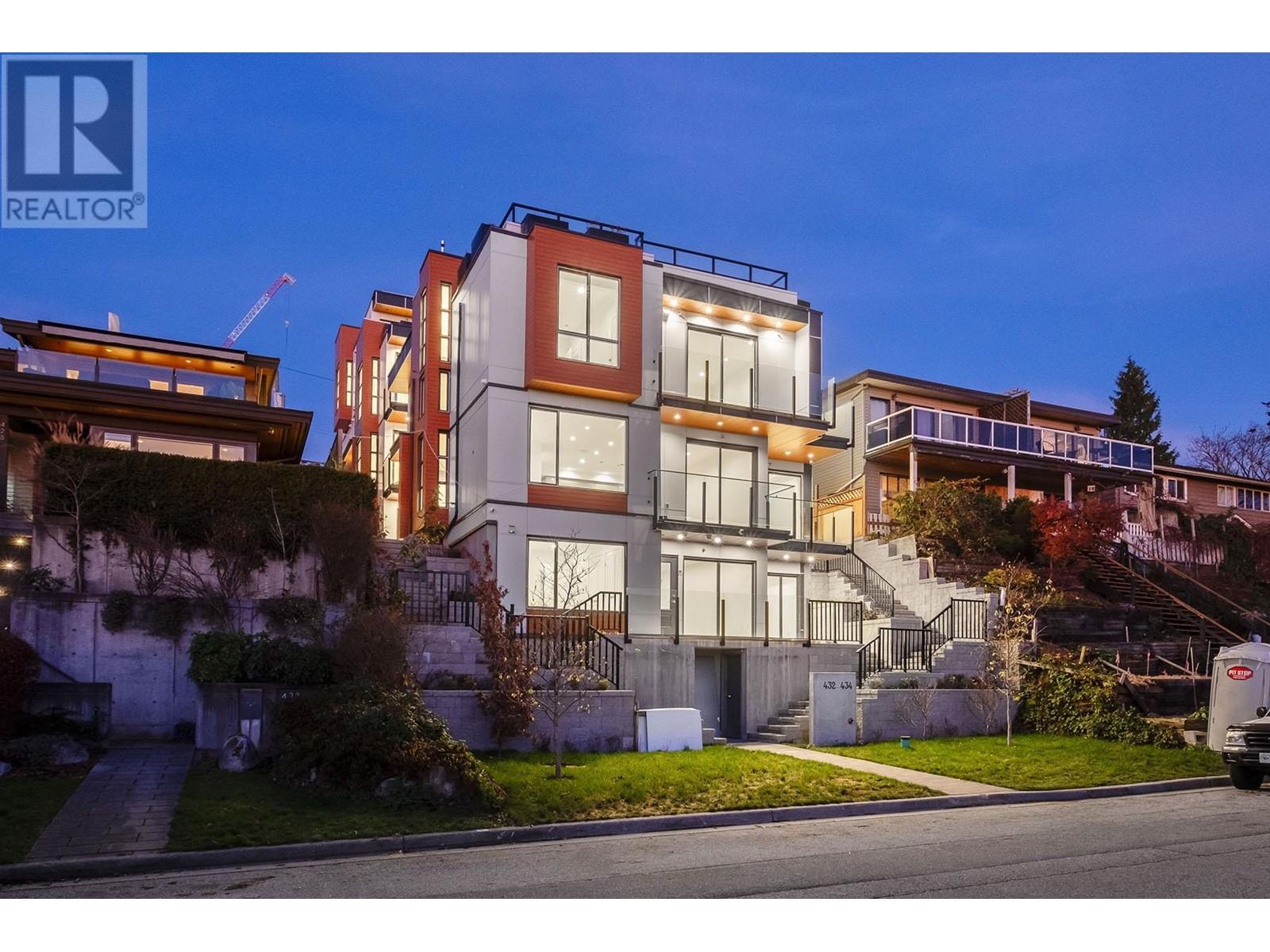 2 432 E 1st Street, North Vancouver, British Columbia  V7L 1B7 - Photo 2 - R2944789