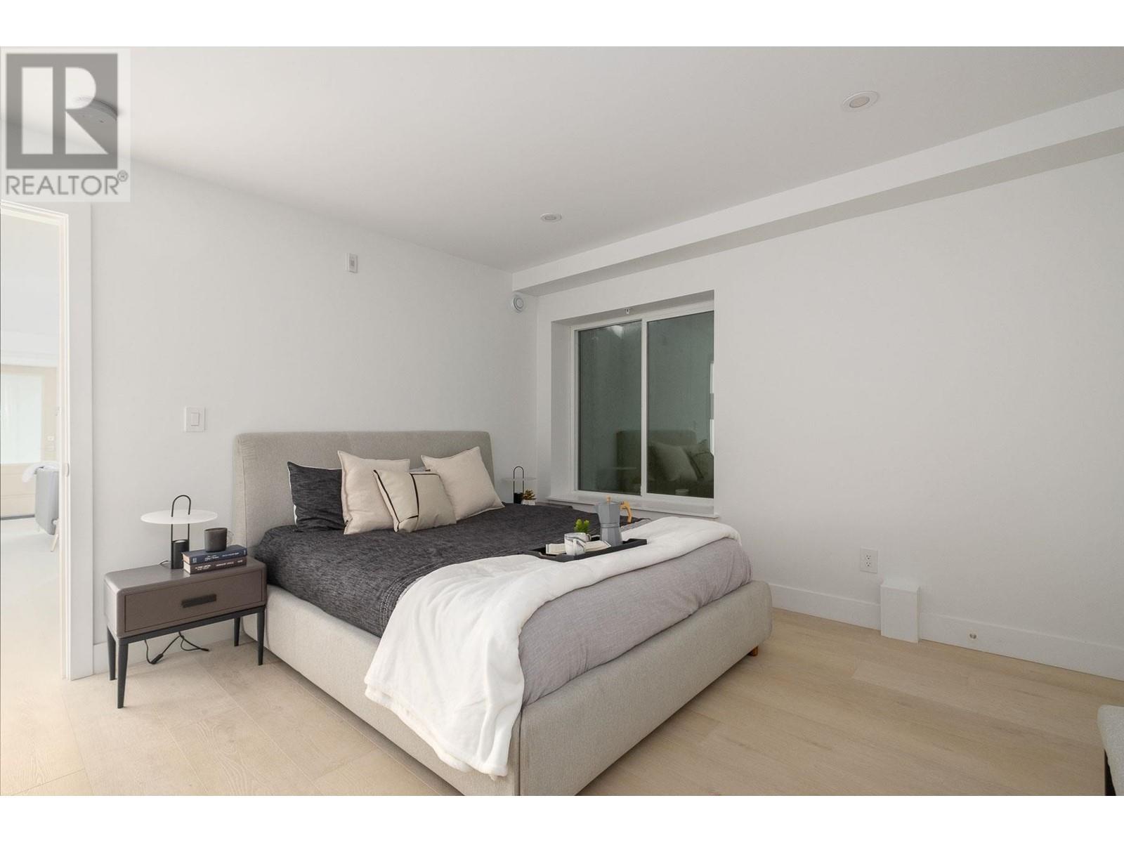2 432 E 1st Street, North Vancouver, British Columbia  V7L 1B7 - Photo 33 - R2944789