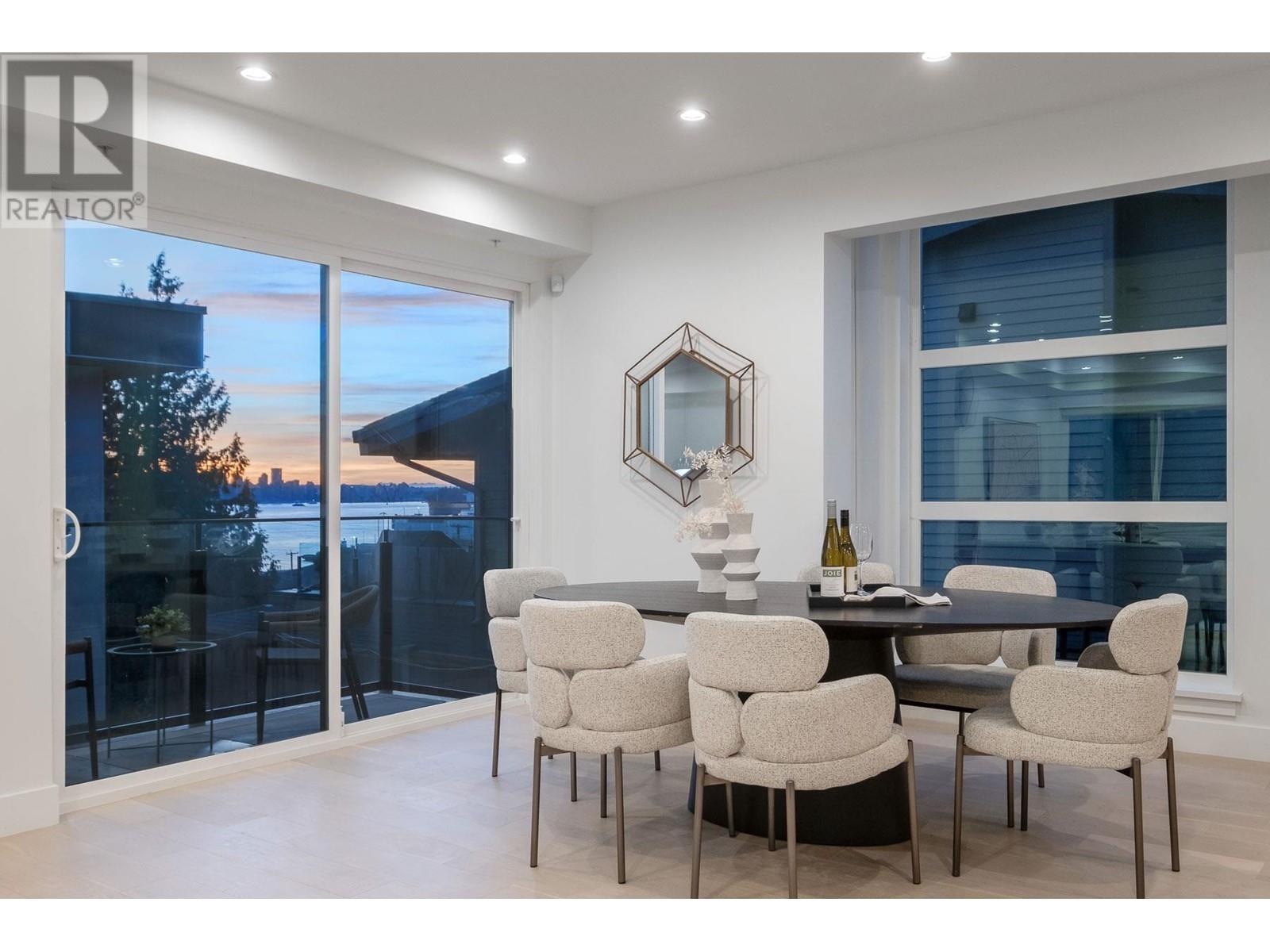 2 432 E 1st Street, North Vancouver, British Columbia  V7L 1B7 - Photo 4 - R2944789