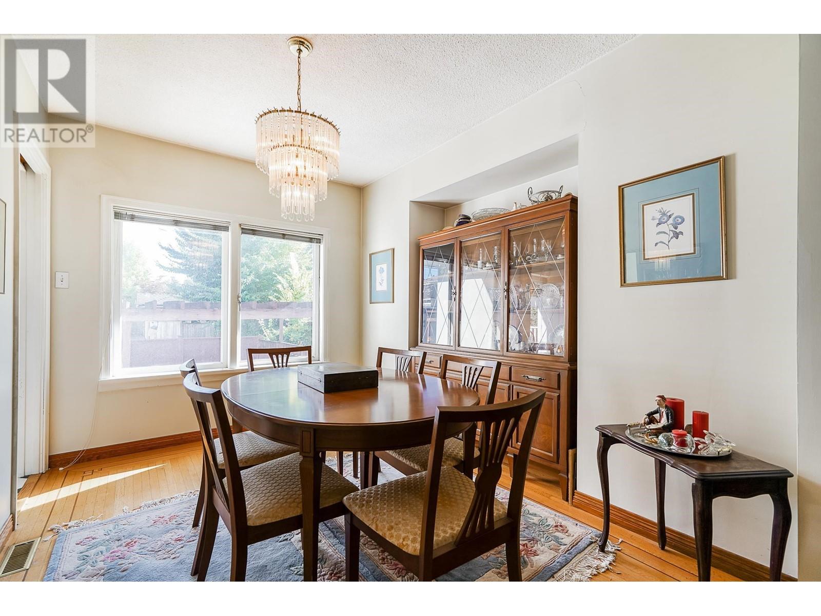 Property at 7232 GRANVILLE STREET image 5