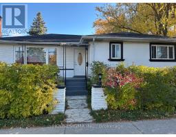 369 PATRICIA AVENUE, Toronto, Ontario