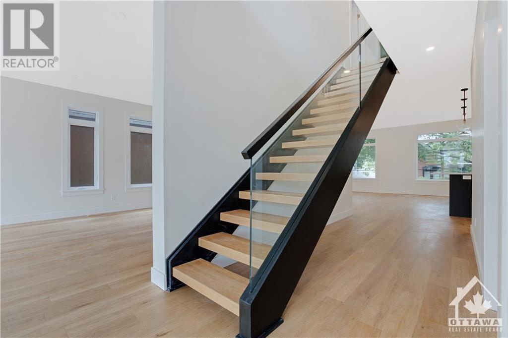 14 Thornton Avenue, Ottawa, Ontario  K1S 2R9 - Photo 4 - X10427145
