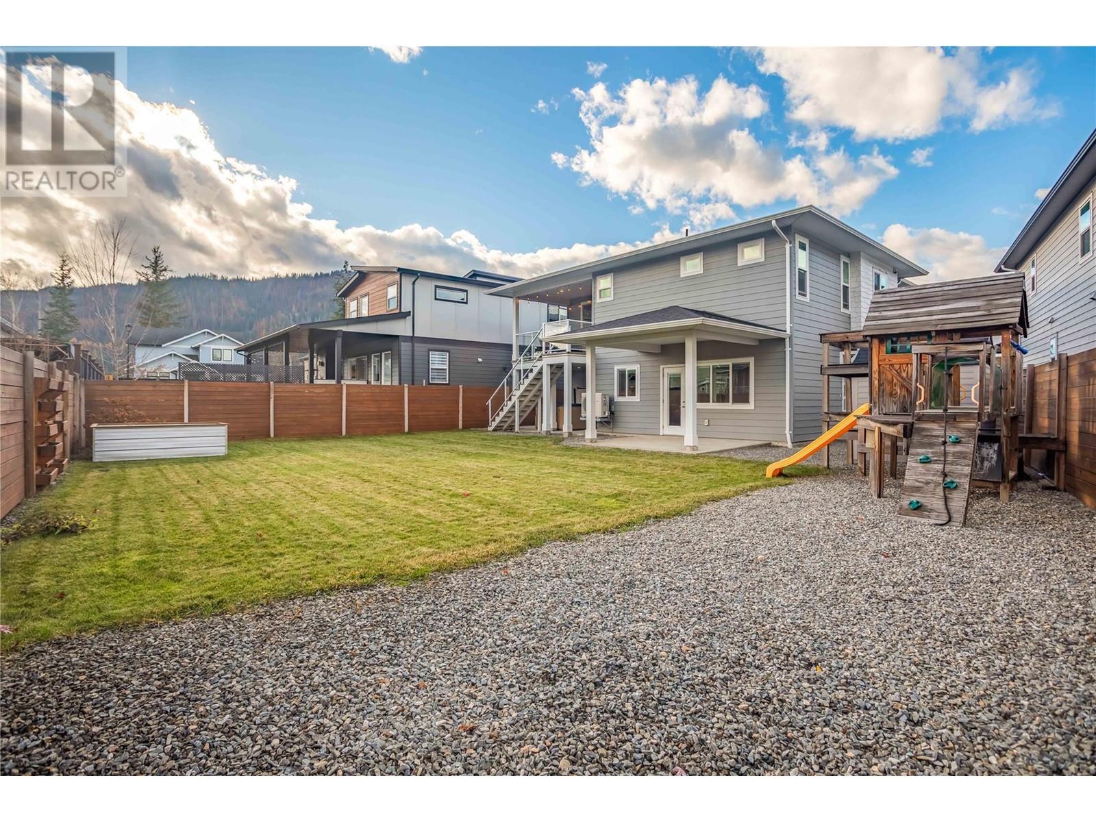 2251 14 Avenue Se, Salmon Arm, British Columbia  V1E 0E7 - Photo 31 - 10328494