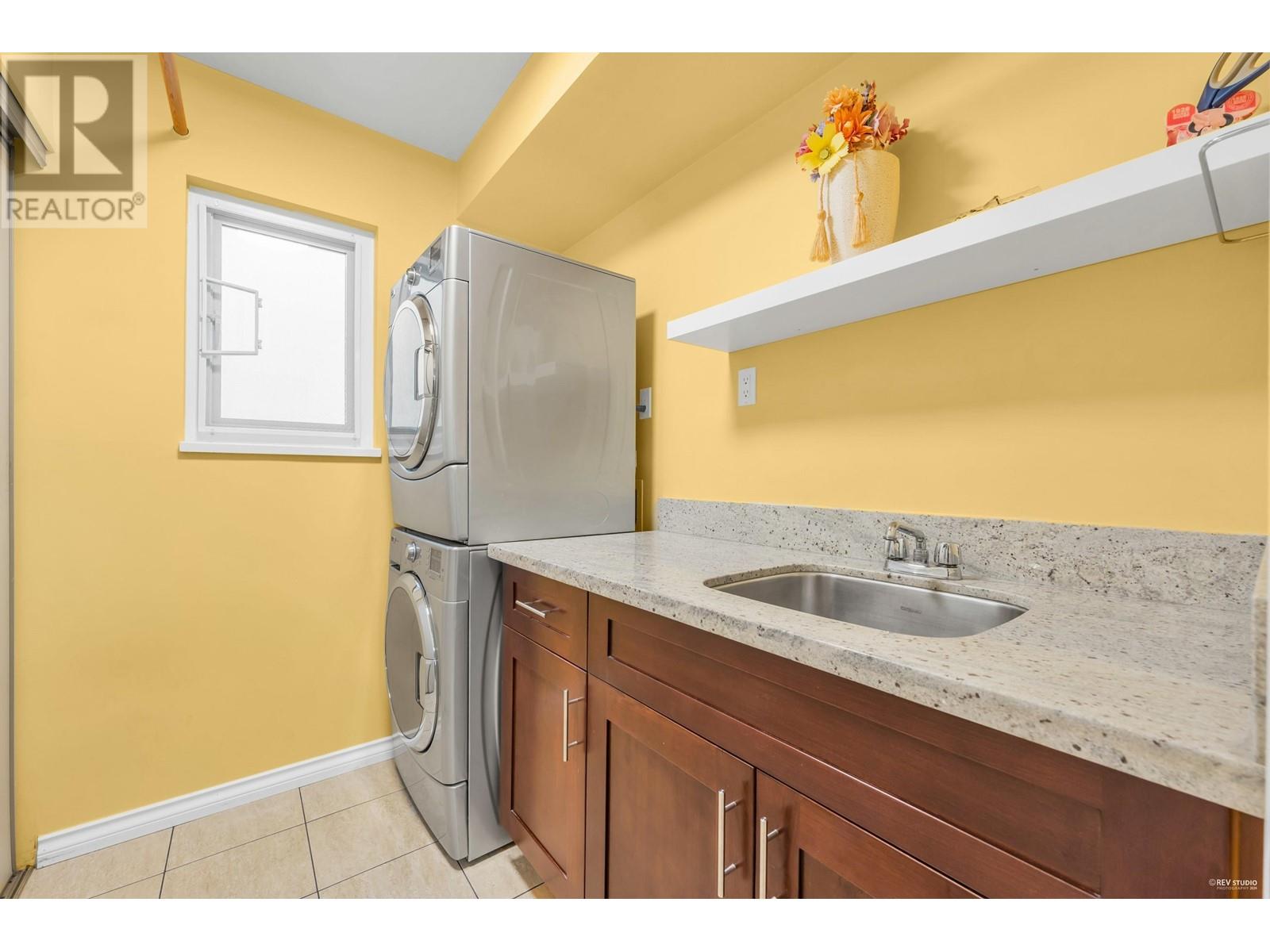 Listing Picture 13 of 39 : 8851 DOLPHIN COURT, Richmond / 烈治文 - 魯藝地產 Yvonne Lu Group - MLS Medallion Club Member