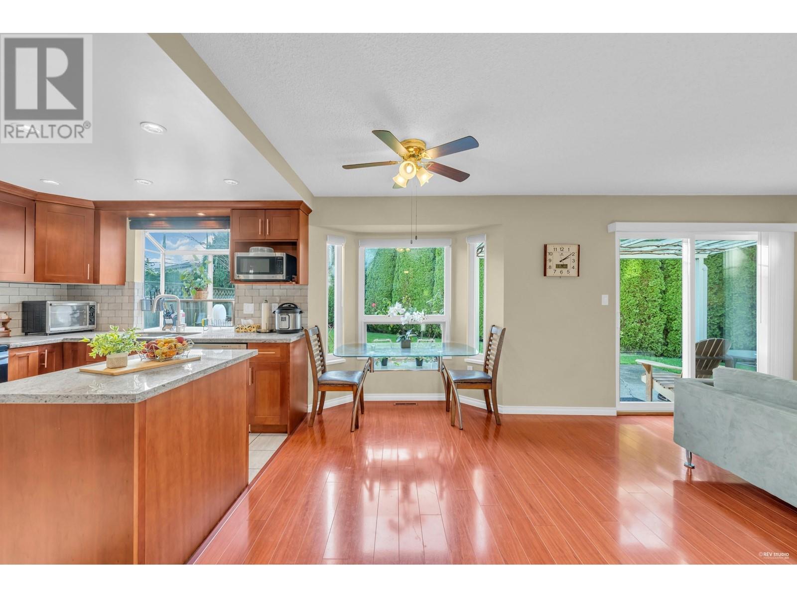Listing Picture 14 of 39 : 8851 DOLPHIN COURT, Richmond / 烈治文 - 魯藝地產 Yvonne Lu Group - MLS Medallion Club Member