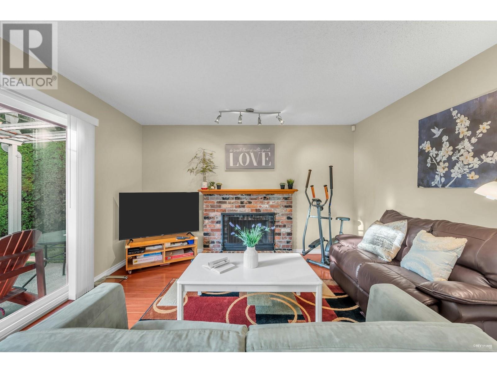 Listing Picture 19 of 39 : 8851 DOLPHIN COURT, Richmond / 烈治文 - 魯藝地產 Yvonne Lu Group - MLS Medallion Club Member