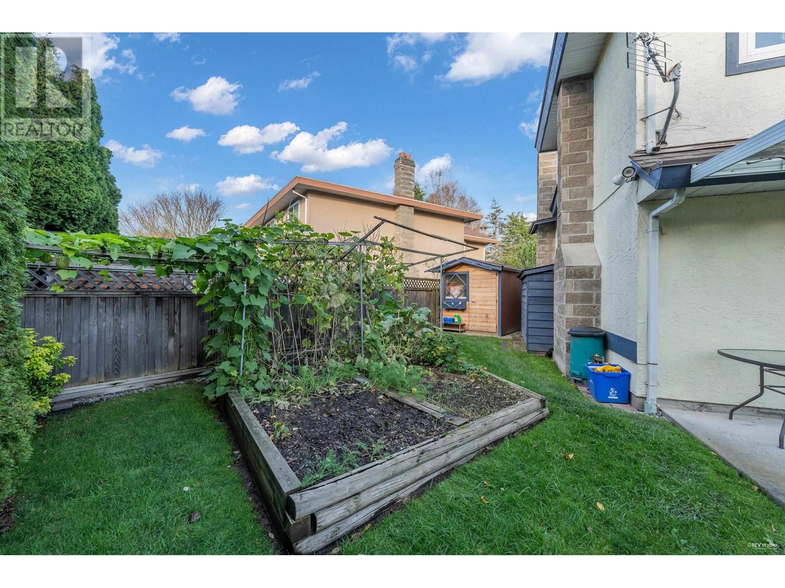 Listing Picture 36 of 39 : 8851 DOLPHIN COURT, Richmond / 烈治文 - 魯藝地產 Yvonne Lu Group - MLS Medallion Club Member