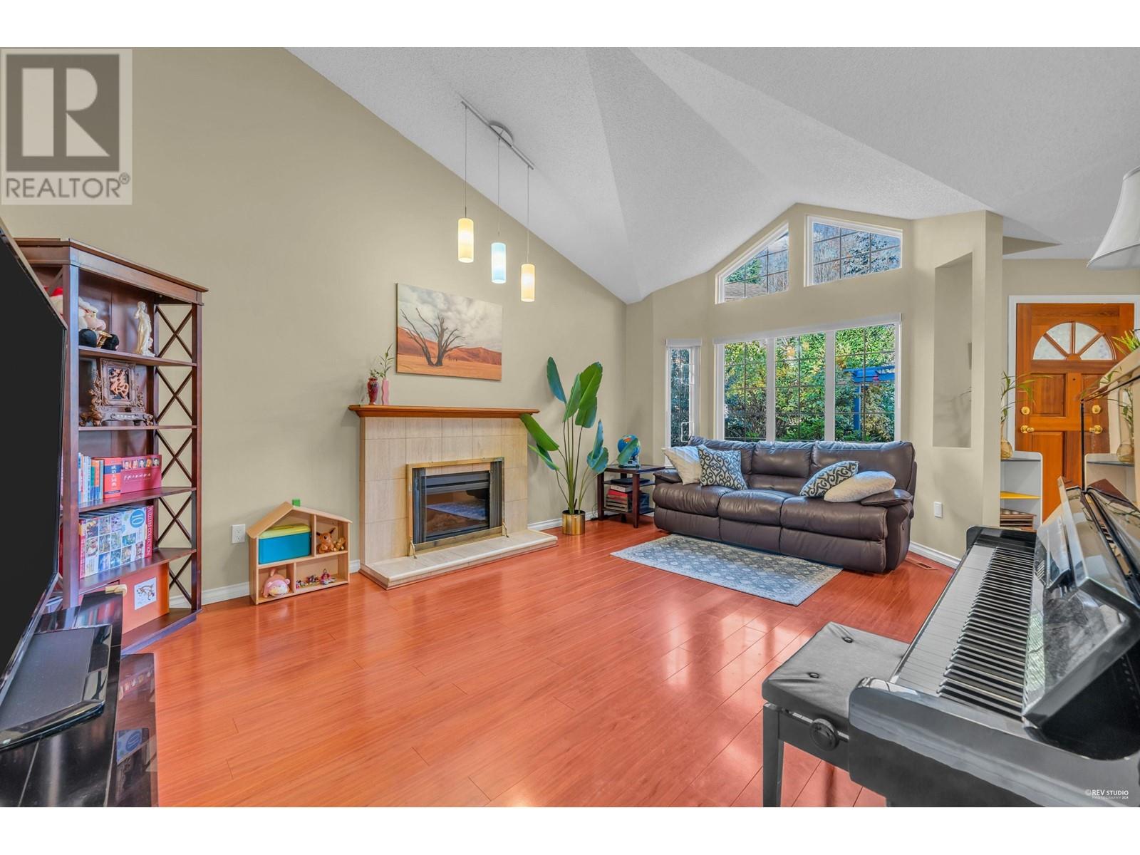 Listing Picture 4 of 39 : 8851 DOLPHIN COURT, Richmond / 烈治文 - 魯藝地產 Yvonne Lu Group - MLS Medallion Club Member