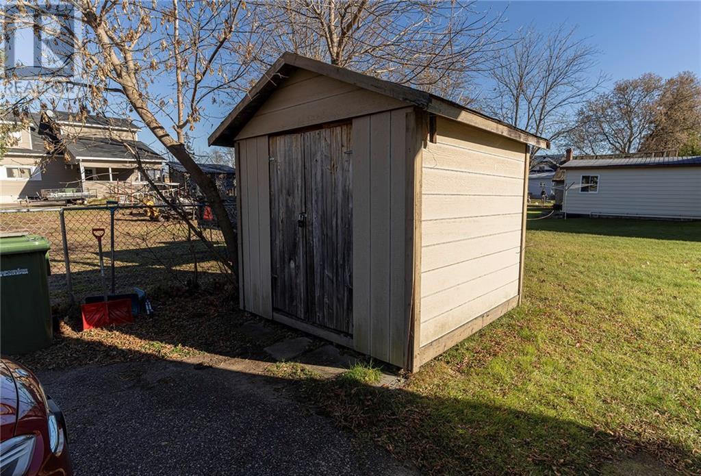 671 Gordon Street, Pembroke, Ontario  K8A 6J7 - Photo 6 - 1417739