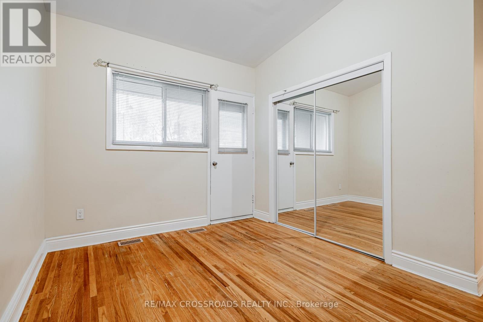 1074 Lawrence Avenue E, Toronto, Ontario  M3C 1R6 - Photo 15 - C10427190