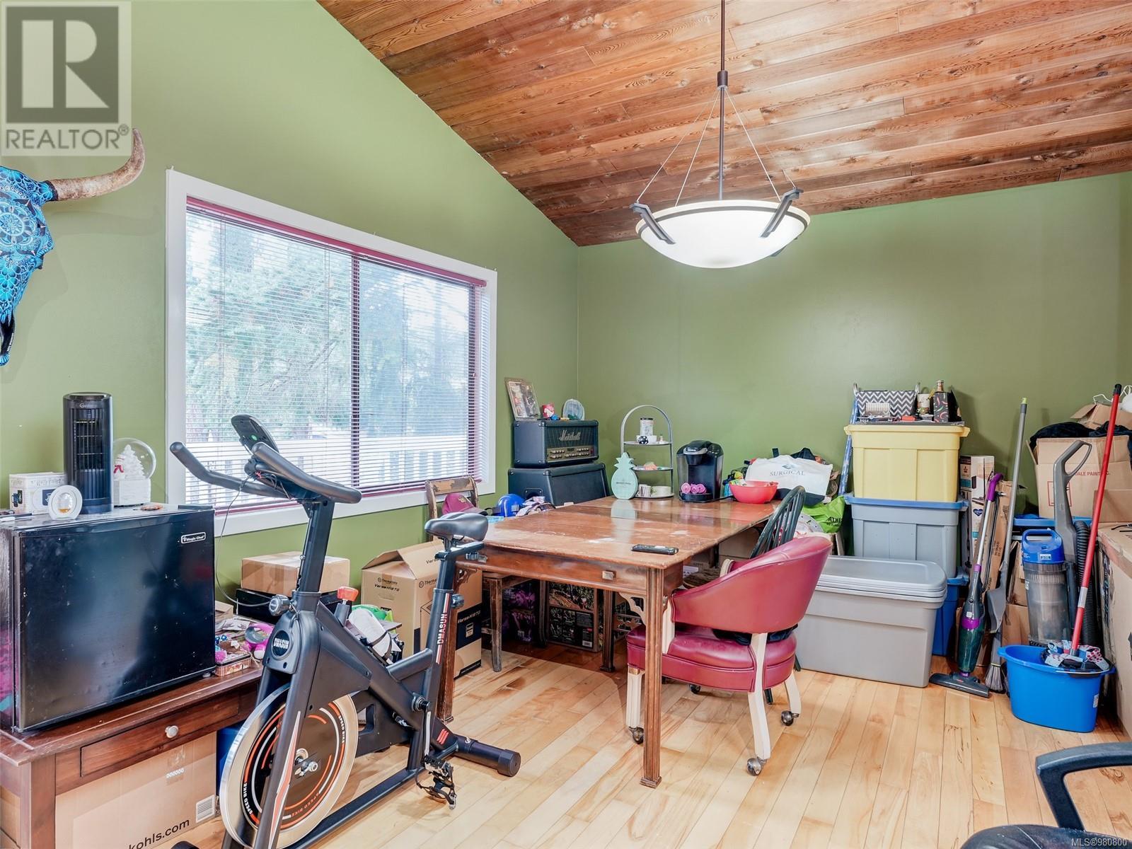 Property at 1544 Granada Cres image 4