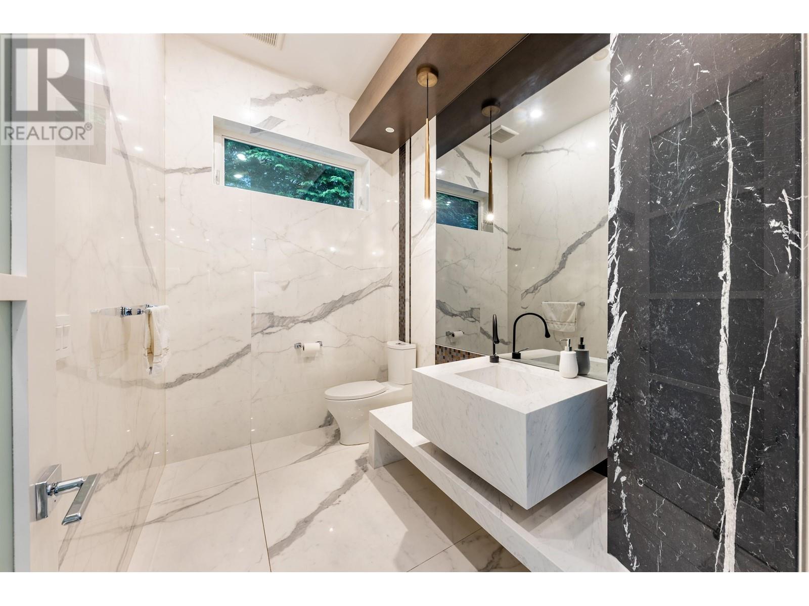 Listing Picture 18 of 40 : 2638 W 22ND AVENUE, Vancouver / 溫哥華 - 魯藝地產 Yvonne Lu Group - MLS Medallion Club Member