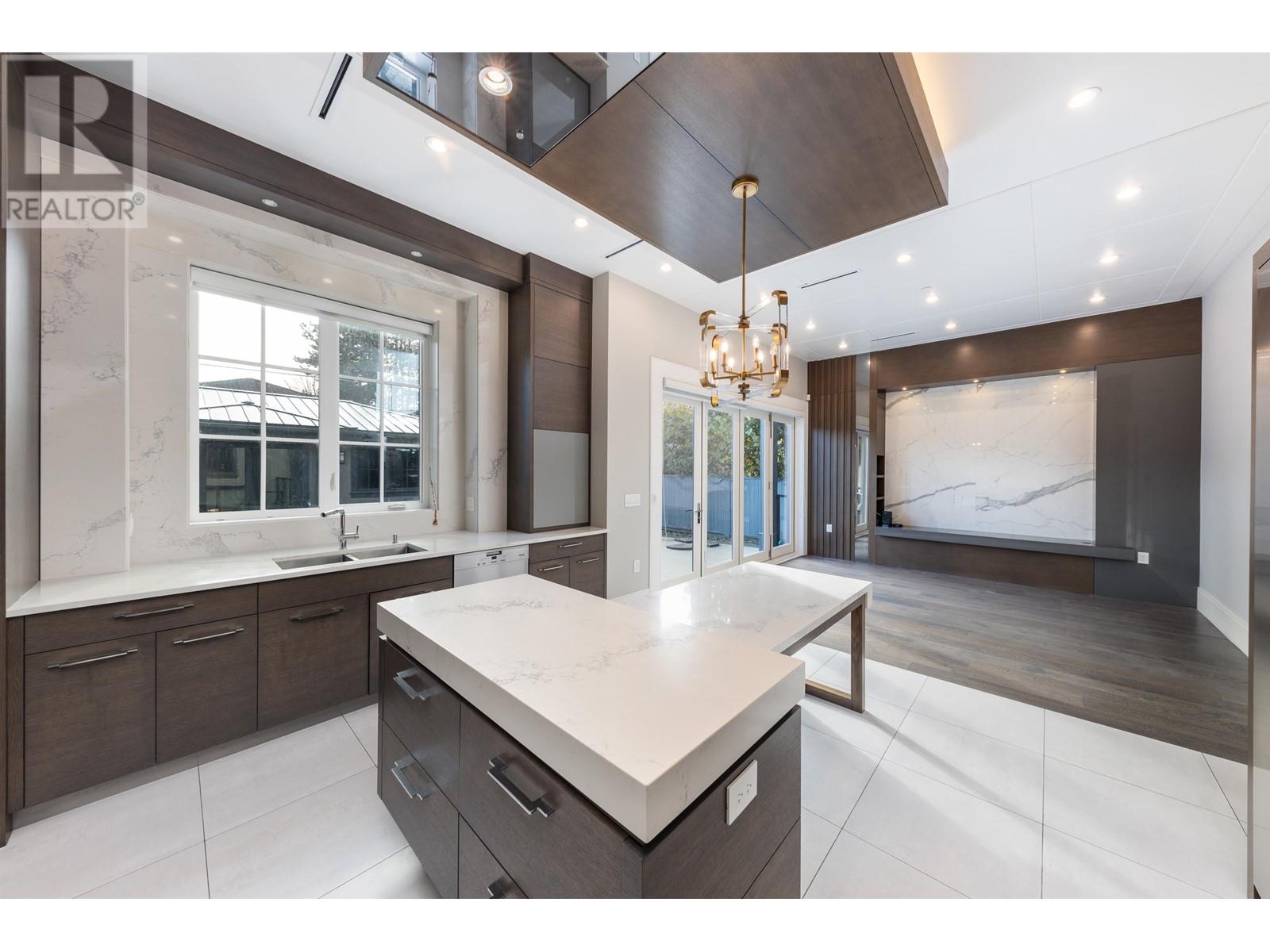 Listing Picture 10 of 40 : 2638 W 22ND AVENUE, Vancouver / 溫哥華 - 魯藝地產 Yvonne Lu Group - MLS Medallion Club Member