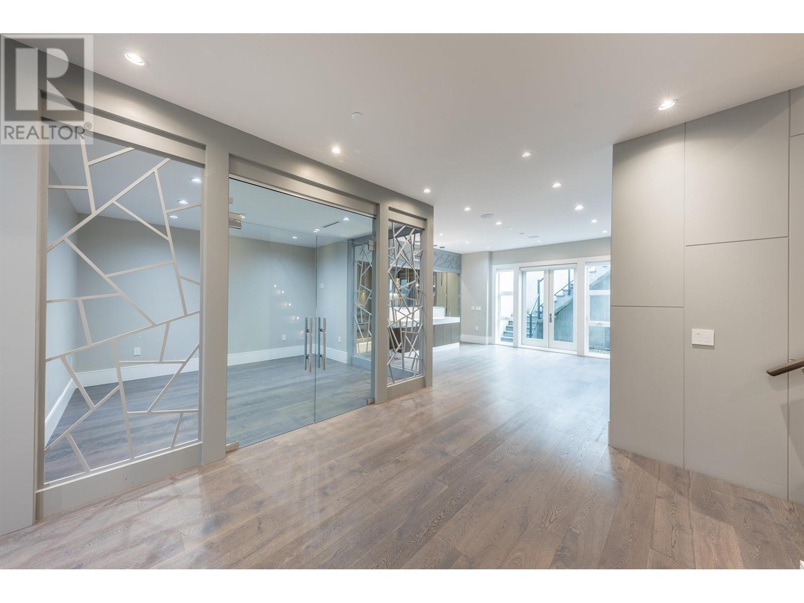 Listing Picture 38 of 40 : 2638 W 22ND AVENUE, Vancouver / 溫哥華 - 魯藝地產 Yvonne Lu Group - MLS Medallion Club Member