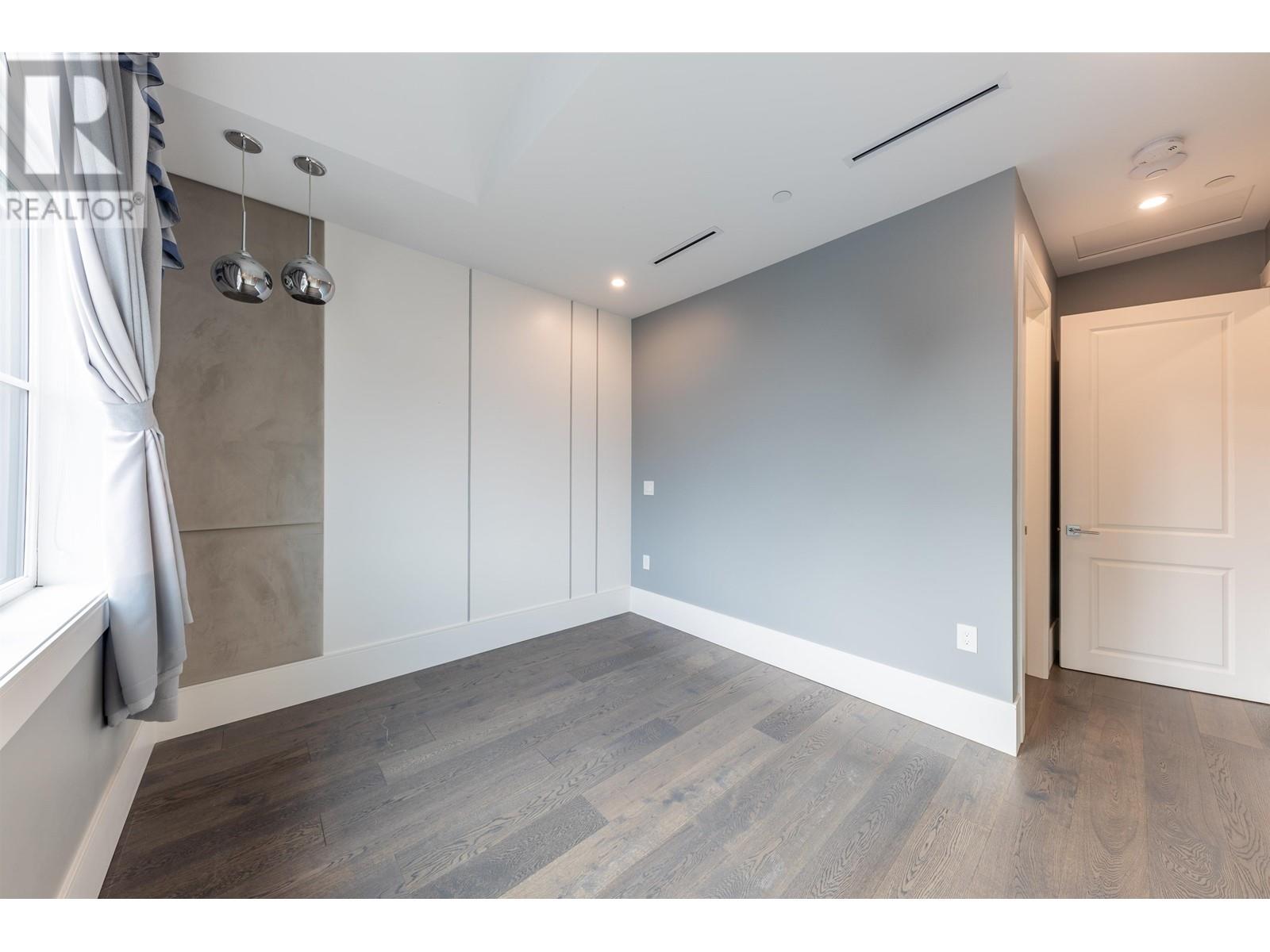 Listing Picture 32 of 40 : 2638 W 22ND AVENUE, Vancouver / 溫哥華 - 魯藝地產 Yvonne Lu Group - MLS Medallion Club Member