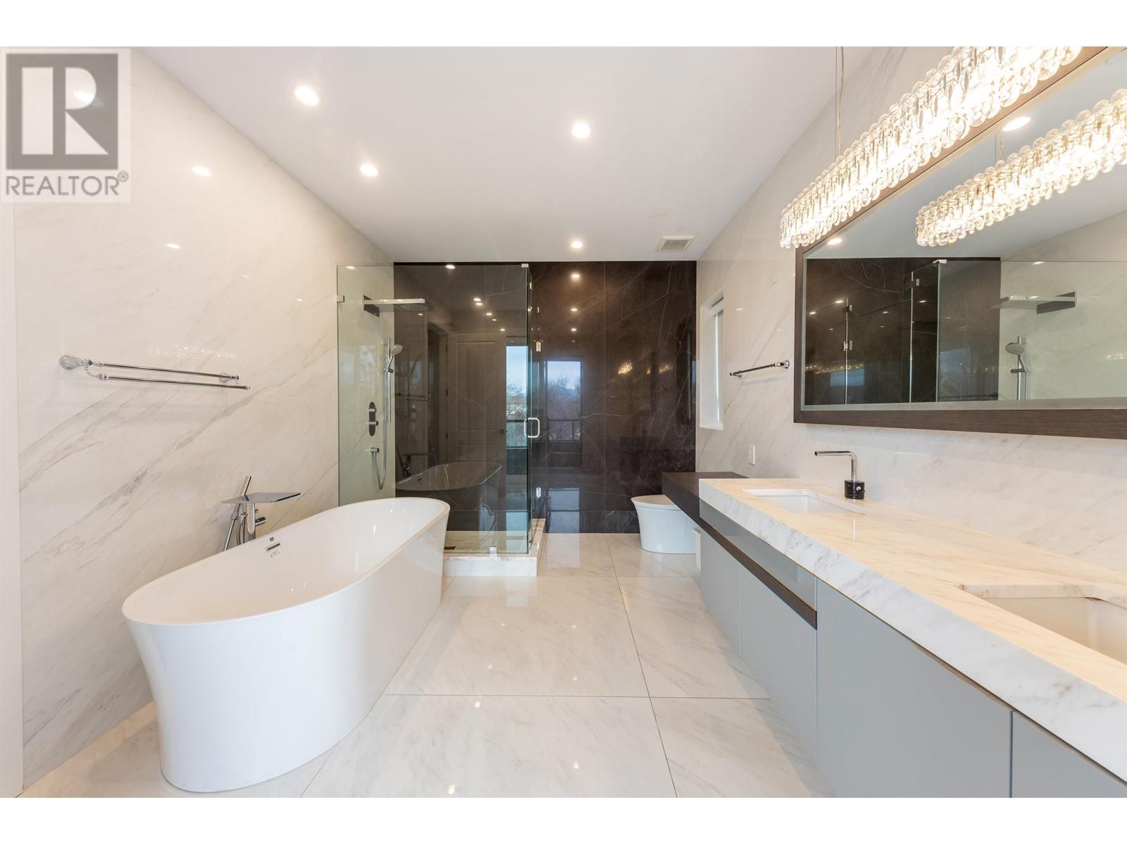 Listing Picture 25 of 40 : 2638 W 22ND AVENUE, Vancouver / 溫哥華 - 魯藝地產 Yvonne Lu Group - MLS Medallion Club Member