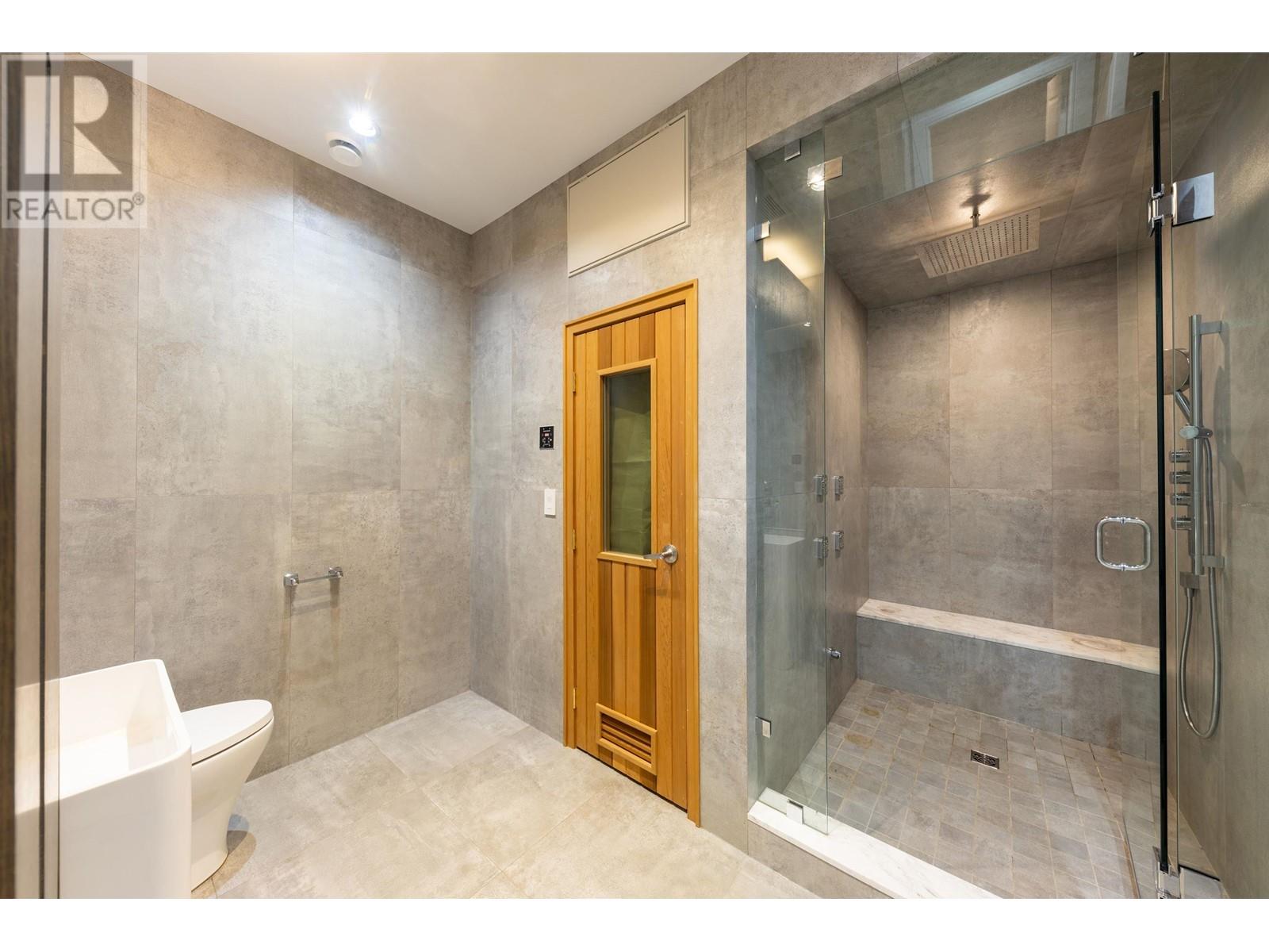 Listing Picture 39 of 40 : 2638 W 22ND AVENUE, Vancouver / 溫哥華 - 魯藝地產 Yvonne Lu Group - MLS Medallion Club Member