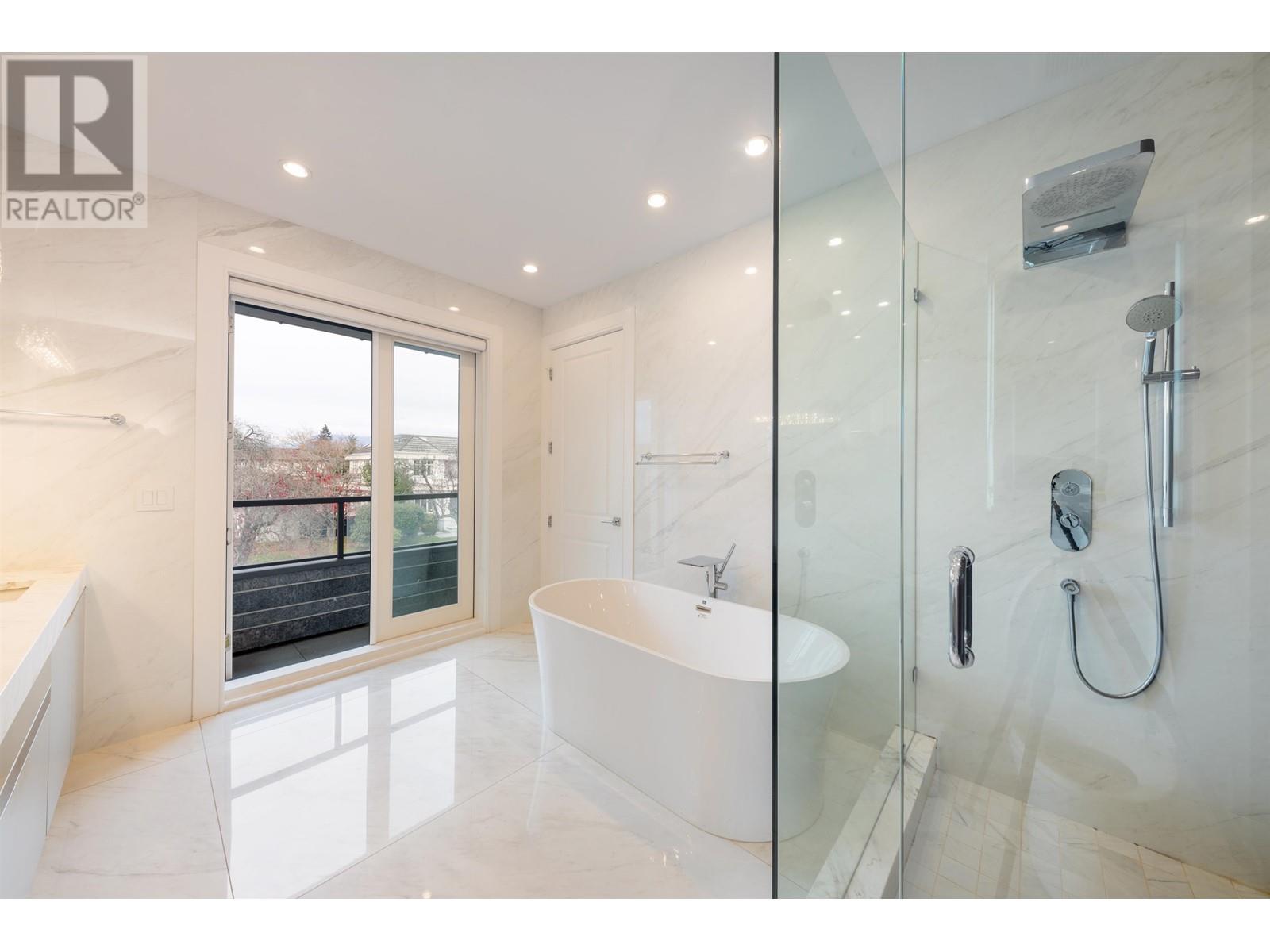 Listing Picture 26 of 40 : 2638 W 22ND AVENUE, Vancouver / 溫哥華 - 魯藝地產 Yvonne Lu Group - MLS Medallion Club Member