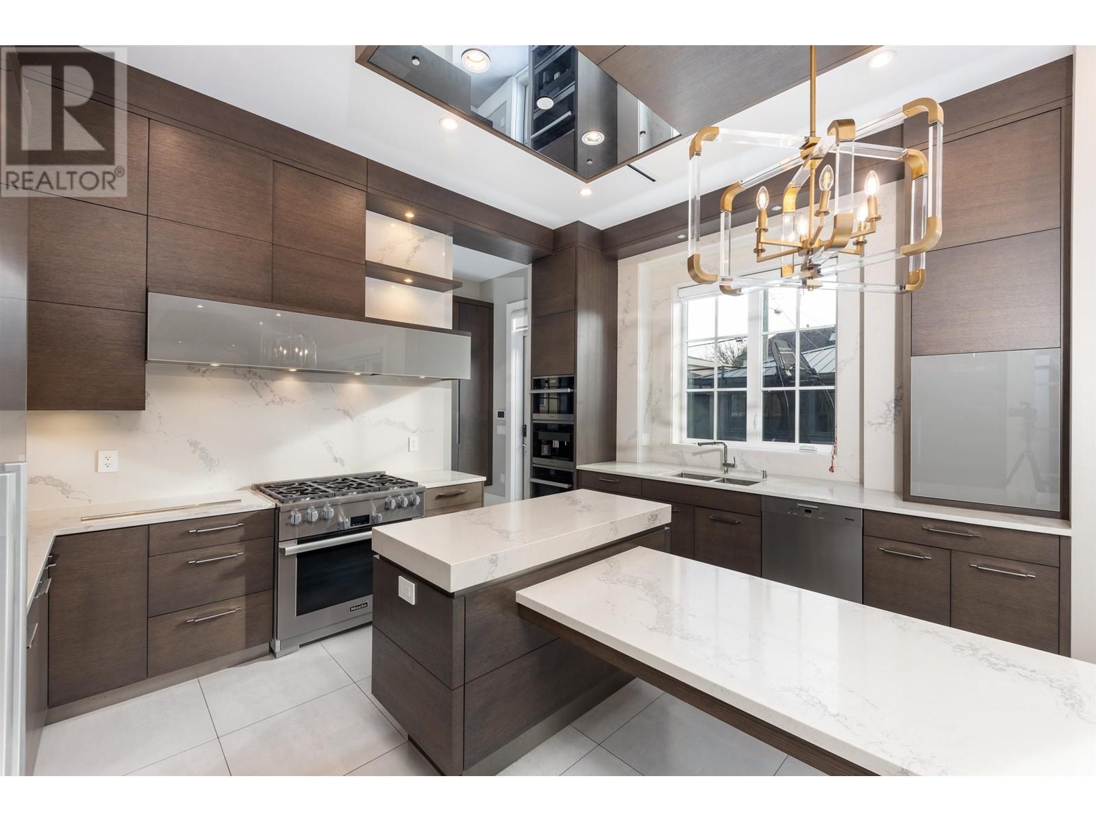 Listing Picture 15 of 40 : 2638 W 22ND AVENUE, Vancouver / 溫哥華 - 魯藝地產 Yvonne Lu Group - MLS Medallion Club Member