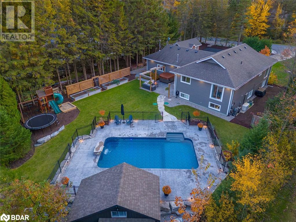 8 Crystalwood Lane, Midhurst, Ontario  L0L 1X0 - Photo 5 - 40678073