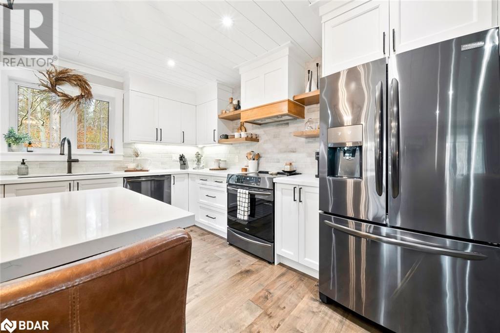 8 Crystalwood Lane, Midhurst, Ontario  L0L 1X0 - Photo 14 - 40678073