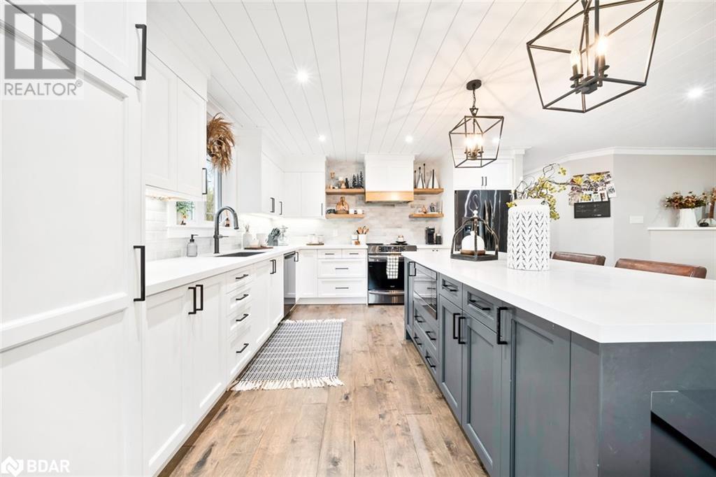 8 Crystalwood Lane, Midhurst, Ontario  L0L 1X0 - Photo 17 - 40678073