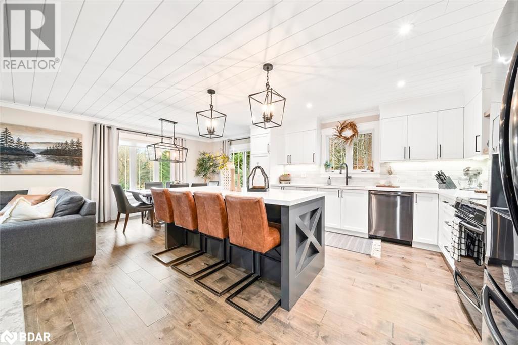 8 Crystalwood Lane, Midhurst, Ontario  L0L 1X0 - Photo 16 - 40678073