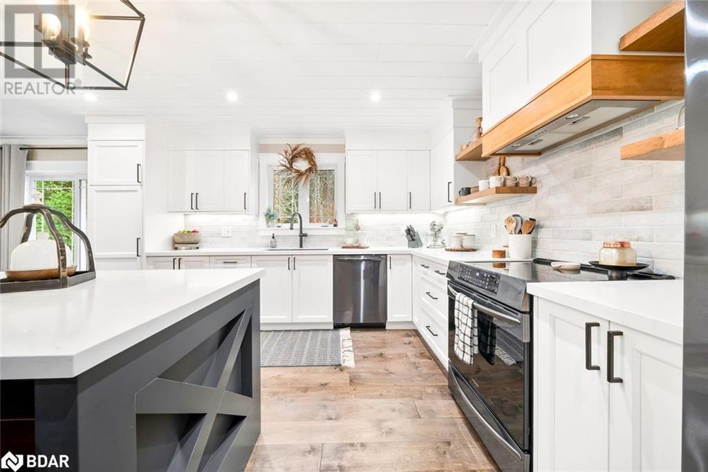 8 Crystalwood Lane, Midhurst, Ontario  L0L 1X0 - Photo 15 - 40678073