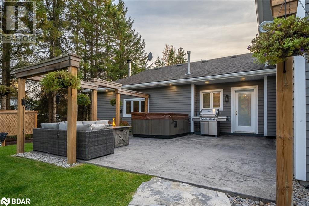 8 Crystalwood Lane, Midhurst, Ontario  L0L 1X0 - Photo 36 - 40678073