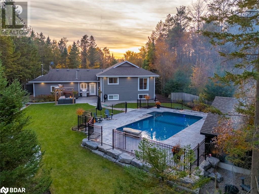 8 Crystalwood Lane, Midhurst, Ontario  L0L 1X0 - Photo 38 - 40678073