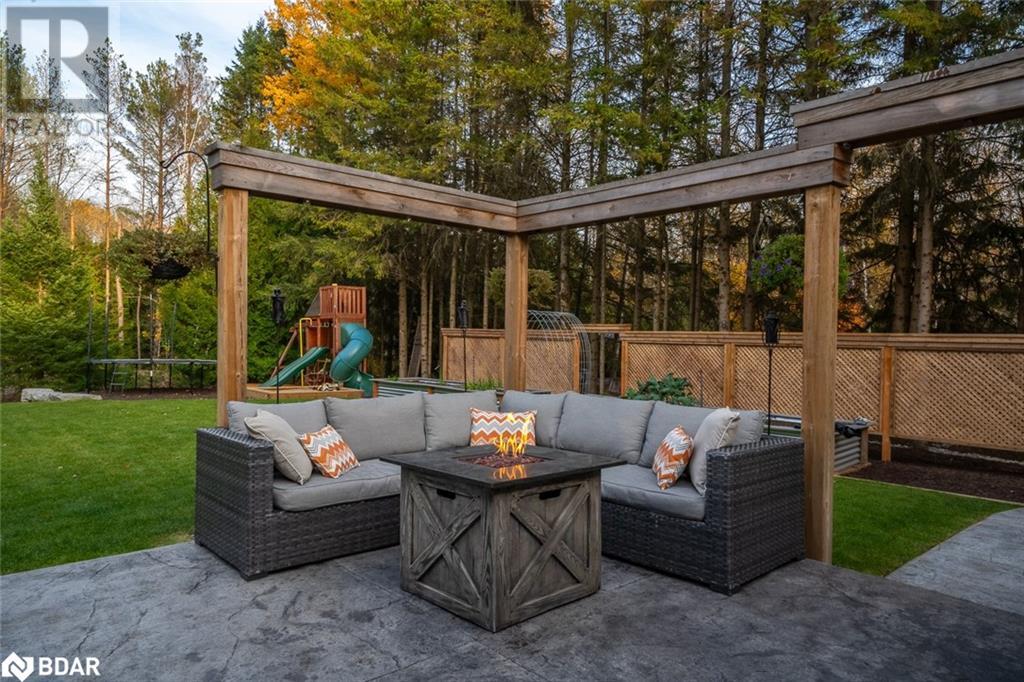 8 Crystalwood Lane, Midhurst, Ontario  L0L 1X0 - Photo 37 - 40678073