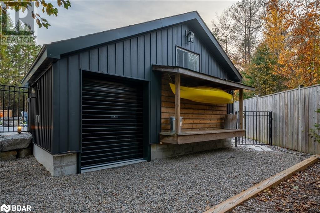 8 Crystalwood Lane, Midhurst, Ontario  L0L 1X0 - Photo 41 - 40678073