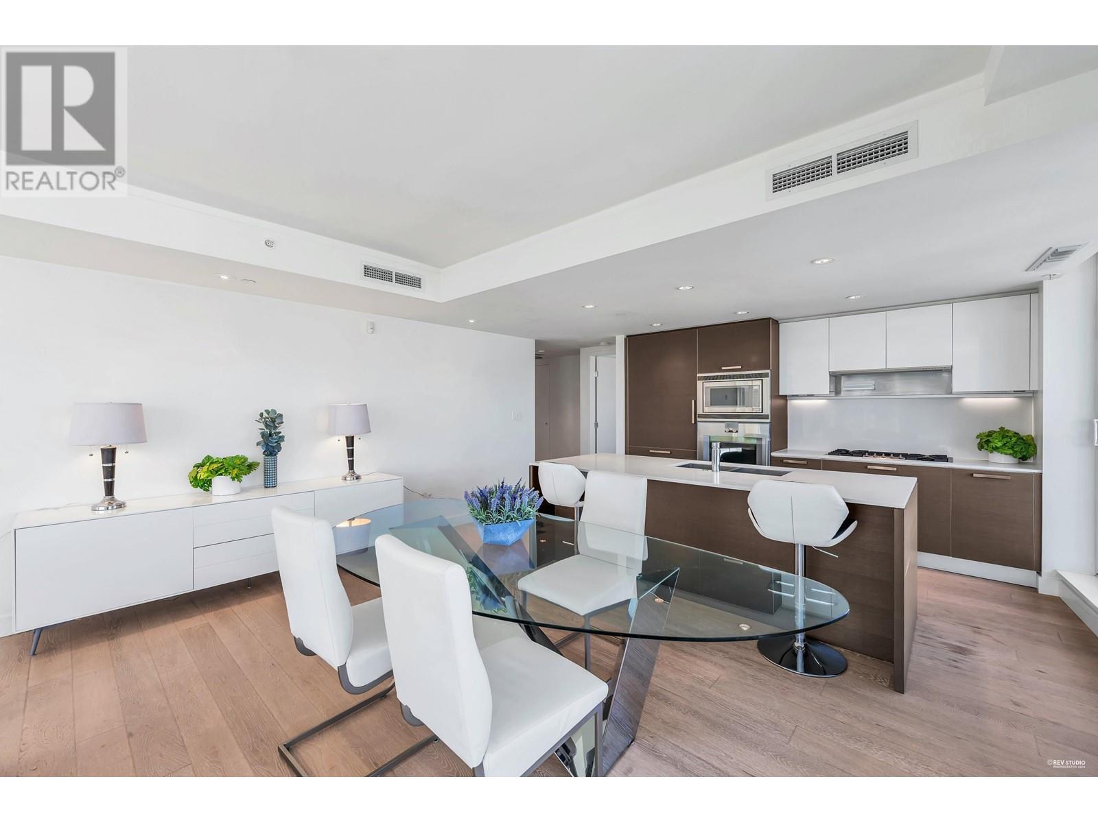 Listing Picture 17 of 40 : 2302 1499 W PENDER STREET, Vancouver / 溫哥華 - 魯藝地產 Yvonne Lu Group - MLS Medallion Club Member