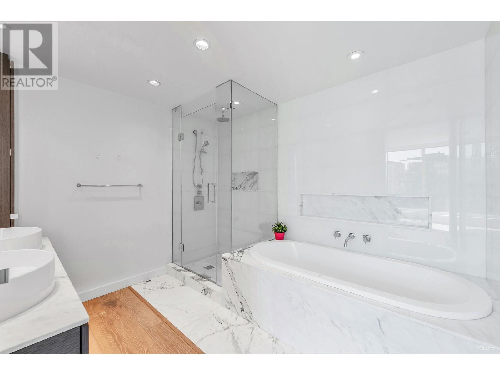 Listing Picture 24 of 40 : 2302 1499 W PENDER STREET, Vancouver / 溫哥華 - 魯藝地產 Yvonne Lu Group - MLS Medallion Club Member