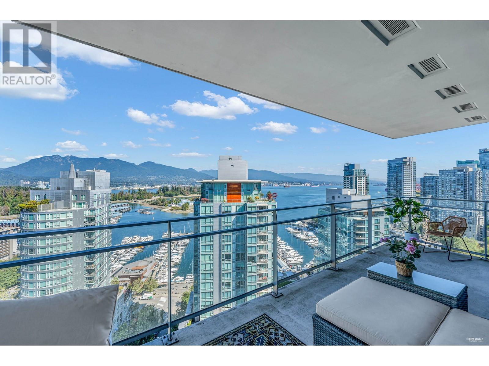 Listing Picture 32 of 40 : 2302 1499 W PENDER STREET, Vancouver / 溫哥華 - 魯藝地產 Yvonne Lu Group - MLS Medallion Club Member