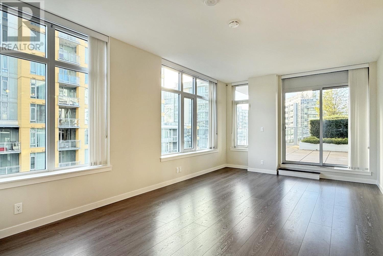 Property at 1011 8699 HAZELBRIDGE WAY image 2