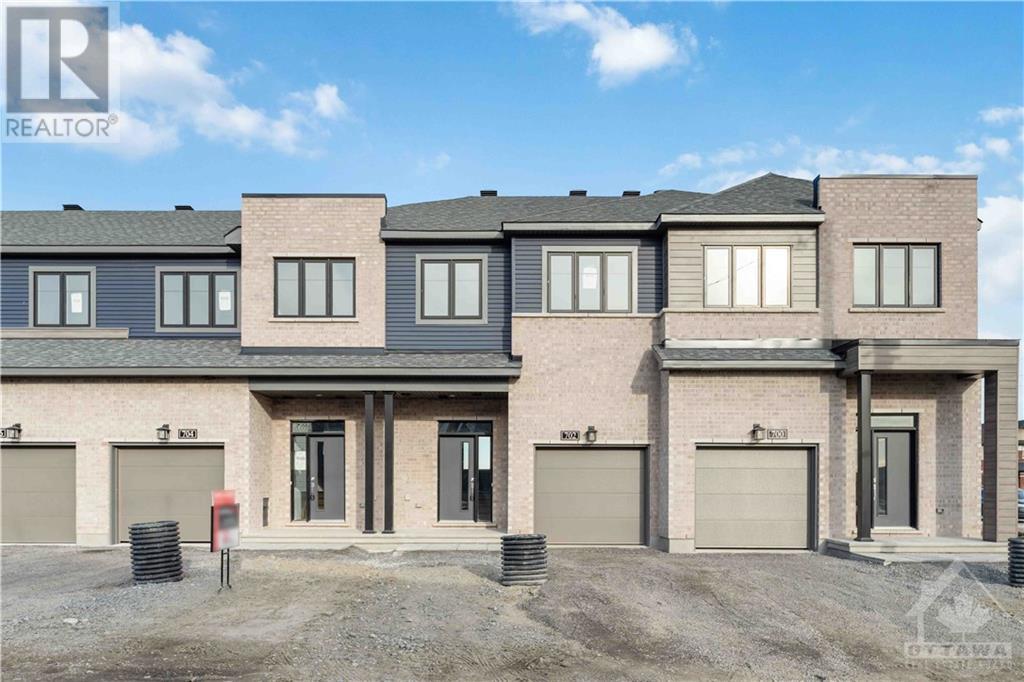 702 Fairline Row, Ottawa, Ontario  K2S 1E7 - Photo 2 - X9515397