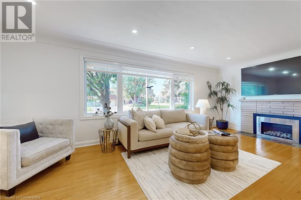 697 George StreetBurlington, Ontario  L7R 2V8 - Photo 7 - 40678340