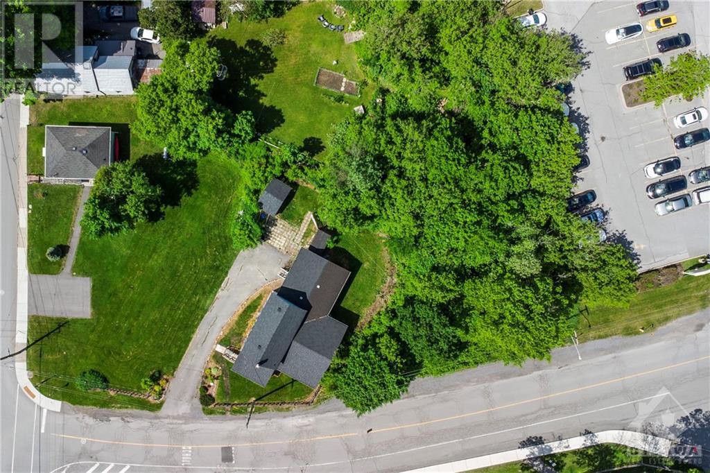 105 Langstaff Drive, Carp, Ontario  K0A 1L0 - Photo 4 - 1417496