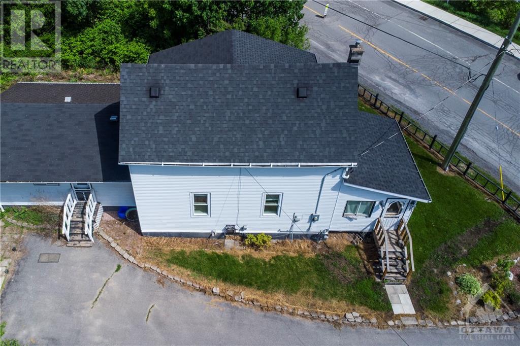 105 Langstaff Drive, Carp, Ontario  K0A 1L0 - Photo 3 - 1417496