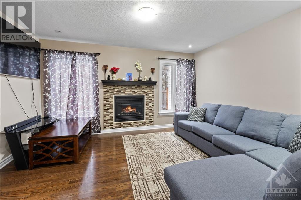 780 White Alder Avenue, Ottawa, Ontario  K1T 0G2 - Photo 4 - 1420071